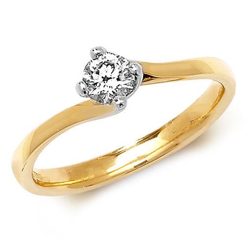 Diamond Ring in 18K Gold